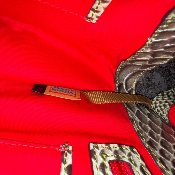 DOONEY & BOURKE NORTH/SOUTH REESE SHOULDER BAG IN METAL GREEN , RED INTERIOR - Picture 12 of 17